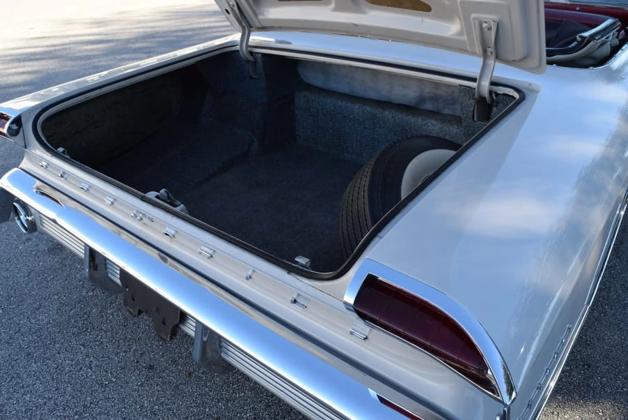 1960 Oldsmobile 88 - Image 7 of 10