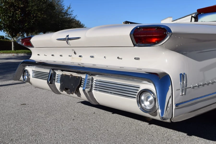1960 Oldsmobile 88 - Image 10 of 10