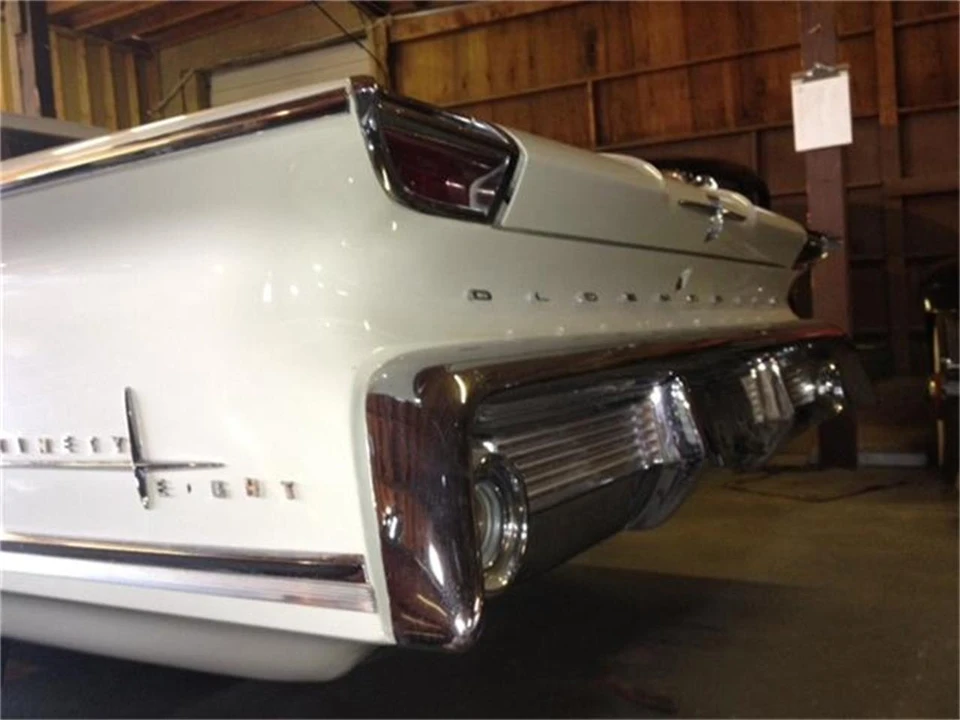 1960 Oldsmobile 98 - Image 14 of 15