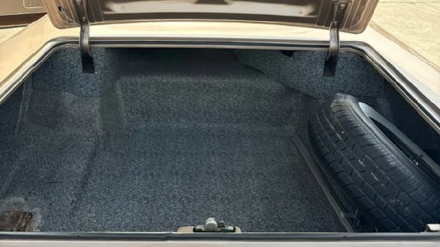 1960 Oldsmobile 98 - Image 11 of 12