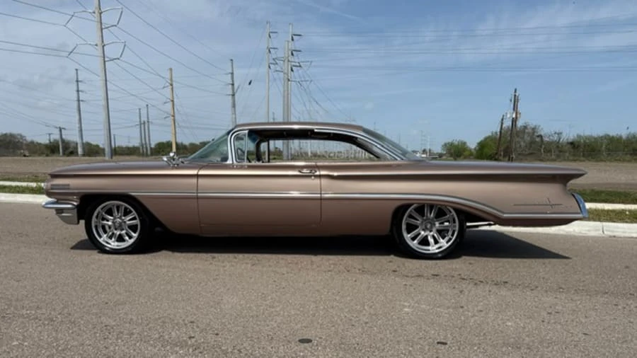 1960 Oldsmobile 98 - Image 2 of 12