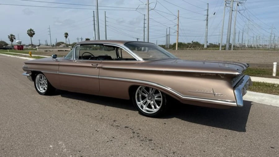 1960 Oldsmobile 98 - Image 5 of 12