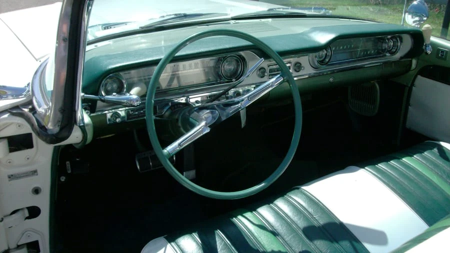 1960 Oldsmobile 98 - Image 5 of 12