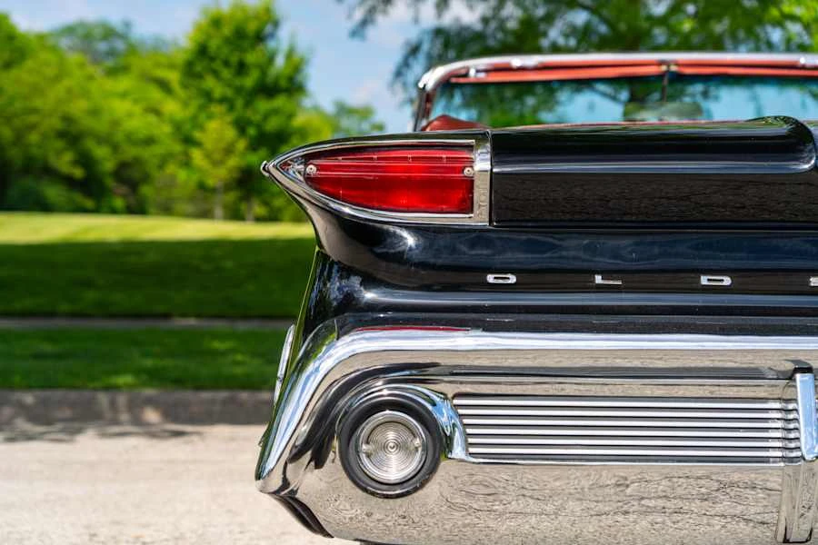 1960 Oldsmobile 98 - Image 11 of 24
