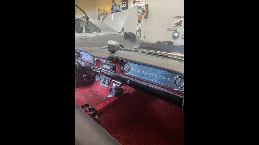1960 Oldsmobile 88 - Image 4 of 13