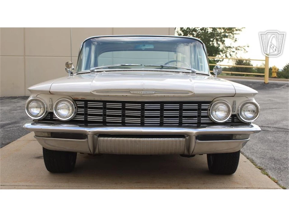 1960 Oldsmobile 88 - Image 6 of 31