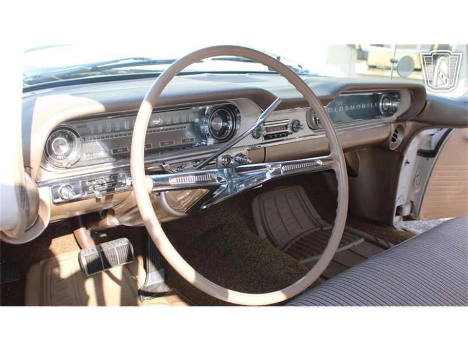 1960 Oldsmobile 88 - Image 17 of 31