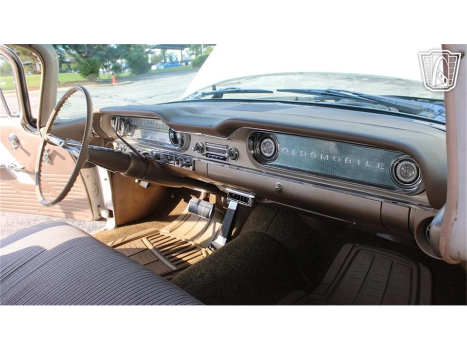 1960 Oldsmobile 88 - Image 18 of 31