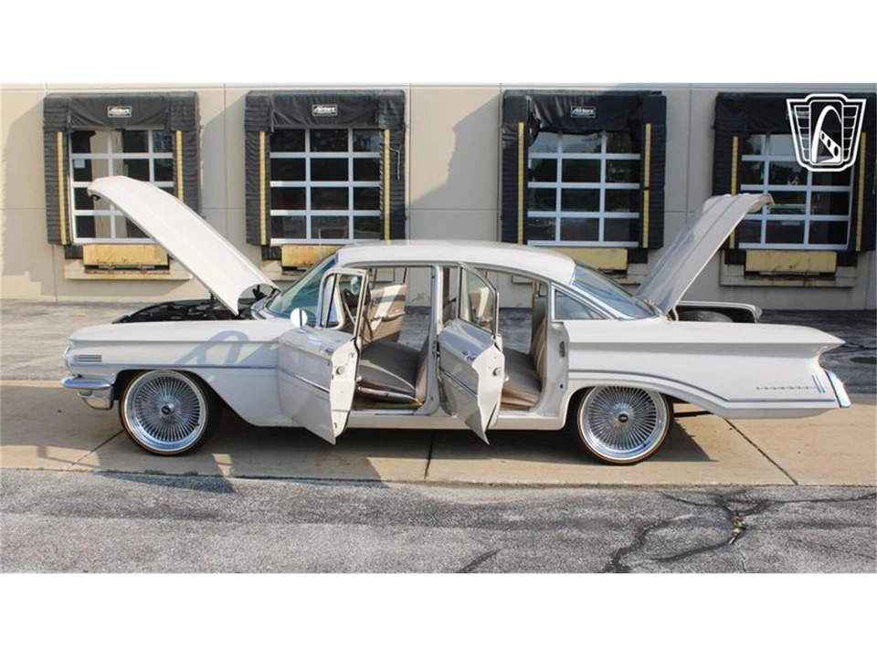 1960 Oldsmobile 88 - Image 8 of 31