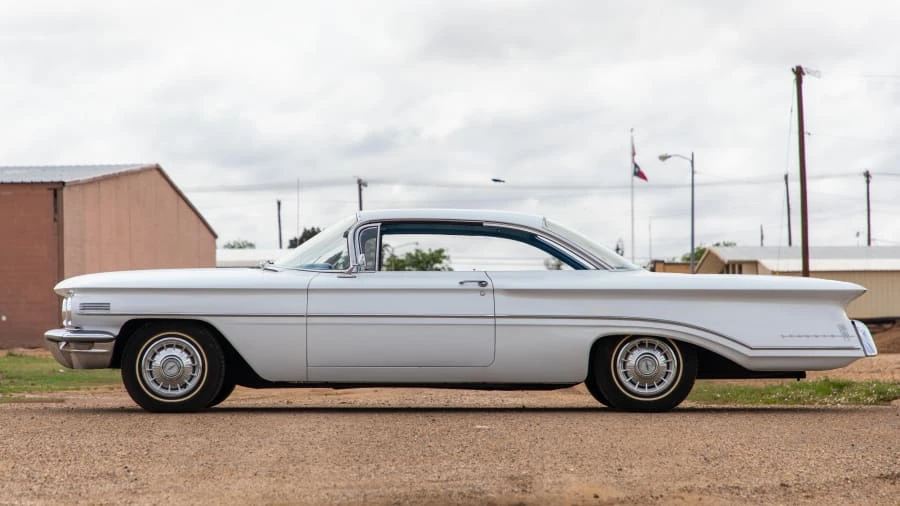 1960 Oldsmobile 88 - Image 2 of 15