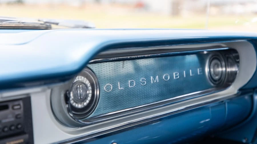 1960 Oldsmobile 88 - Image 9 of 15