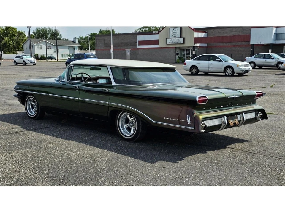 1960 Oldsmobile 88 - Image 3 of 31