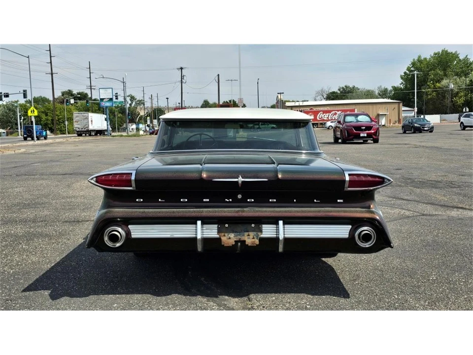1960 Oldsmobile 88 - Image 4 of 31