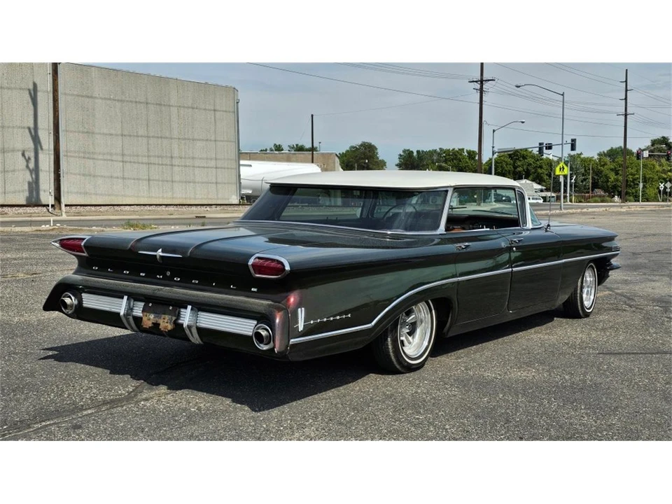 1960 Oldsmobile 88 - Image 5 of 31