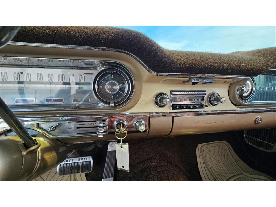 1960 Oldsmobile 88 - Image 18 of 31