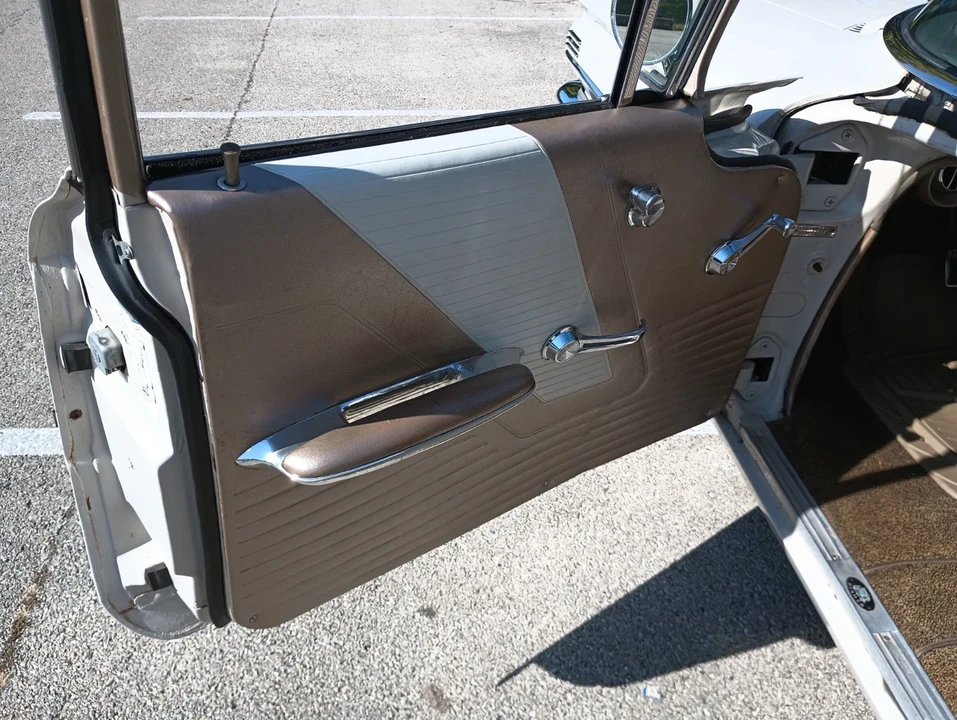 1960 Oldsmobile 88 - Image 18 of 21