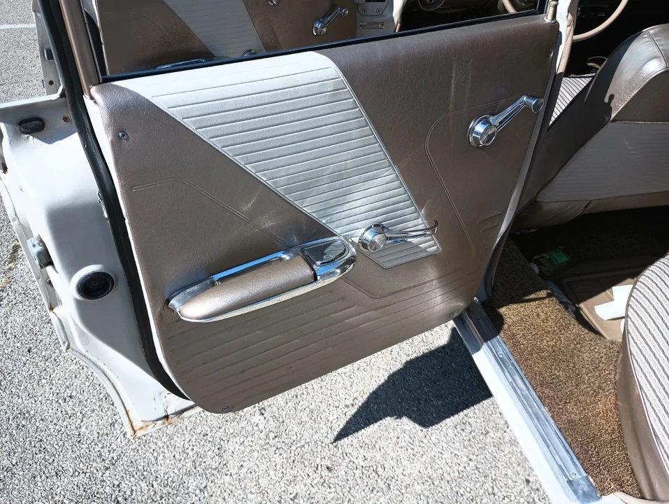 1960 Oldsmobile 88 - Image 17 of 21
