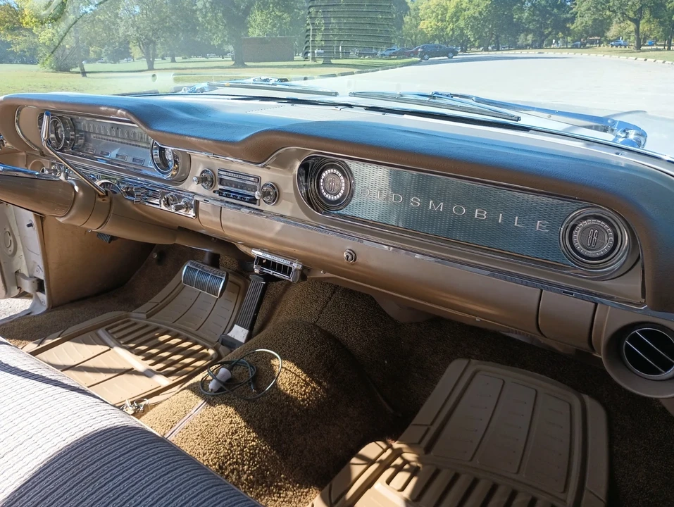 1960 Oldsmobile 88 - Image 13 of 21