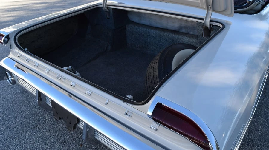 1960 Oldsmobile 88 - Image 5 of 11