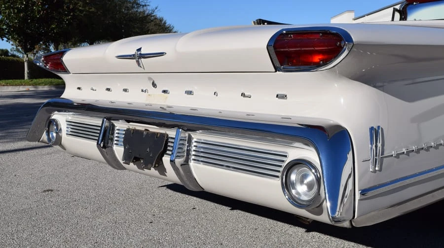 1960 Oldsmobile 88 - Image 9 of 11