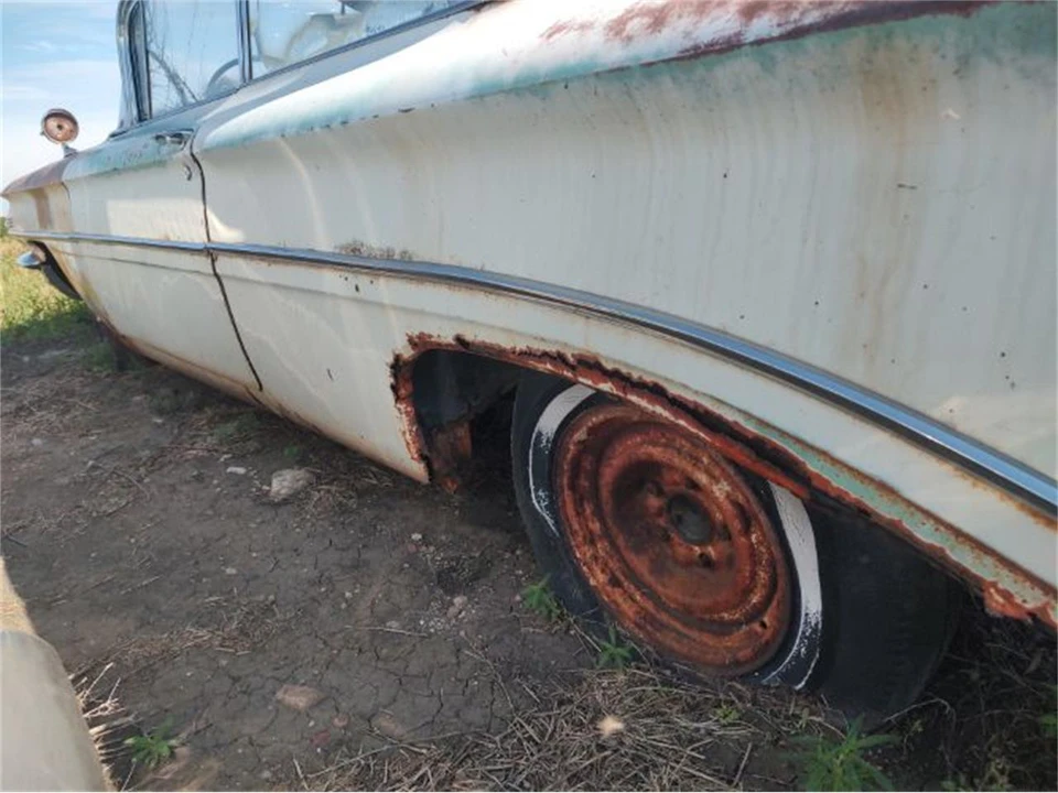 1960 Oldsmobile 88 - Image 11 of 13