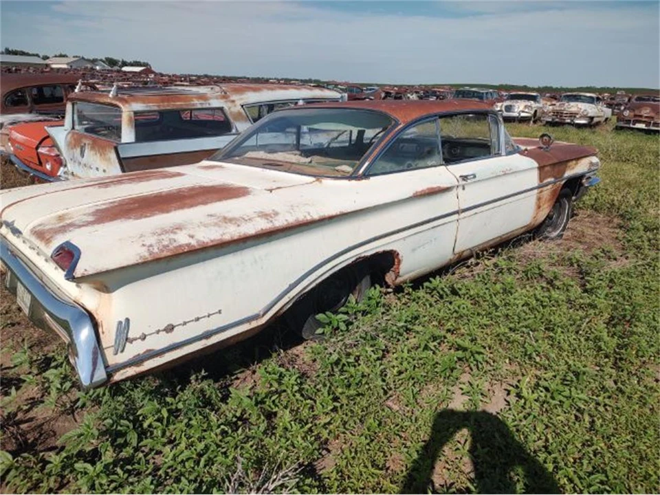 1960 Oldsmobile 88 - Image 12 of 13