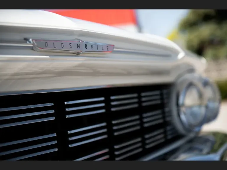 1960 Oldsmobile 98 - Image 12 of 31