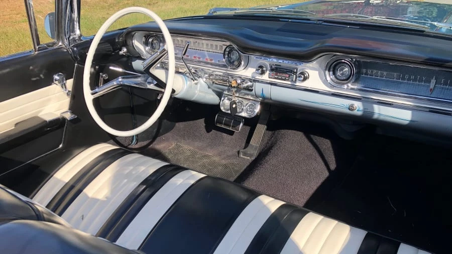 1960 Oldsmobile 88 - Image 4 of 12