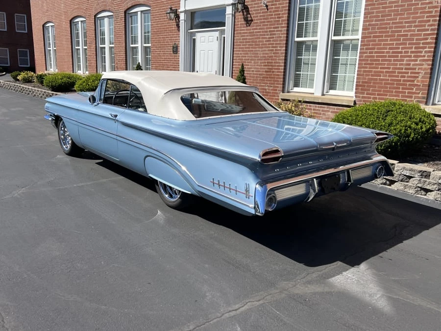 1960 Oldsmobile 88 - Image 3 of 8