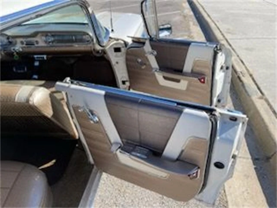 1960 Oldsmobile 88 - Image 13 of 26