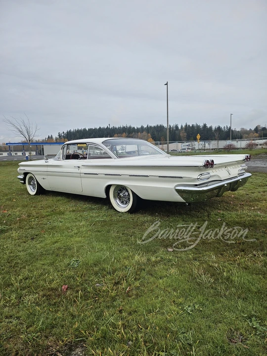 1960 Pontiac Bonneville 1st Gen - Image 2 of 13