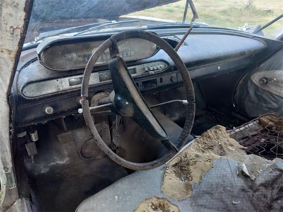 1960 Plymouth Suburban - Image 6 of 21