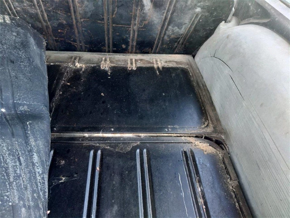 1960 Plymouth Suburban - Image 16 of 21