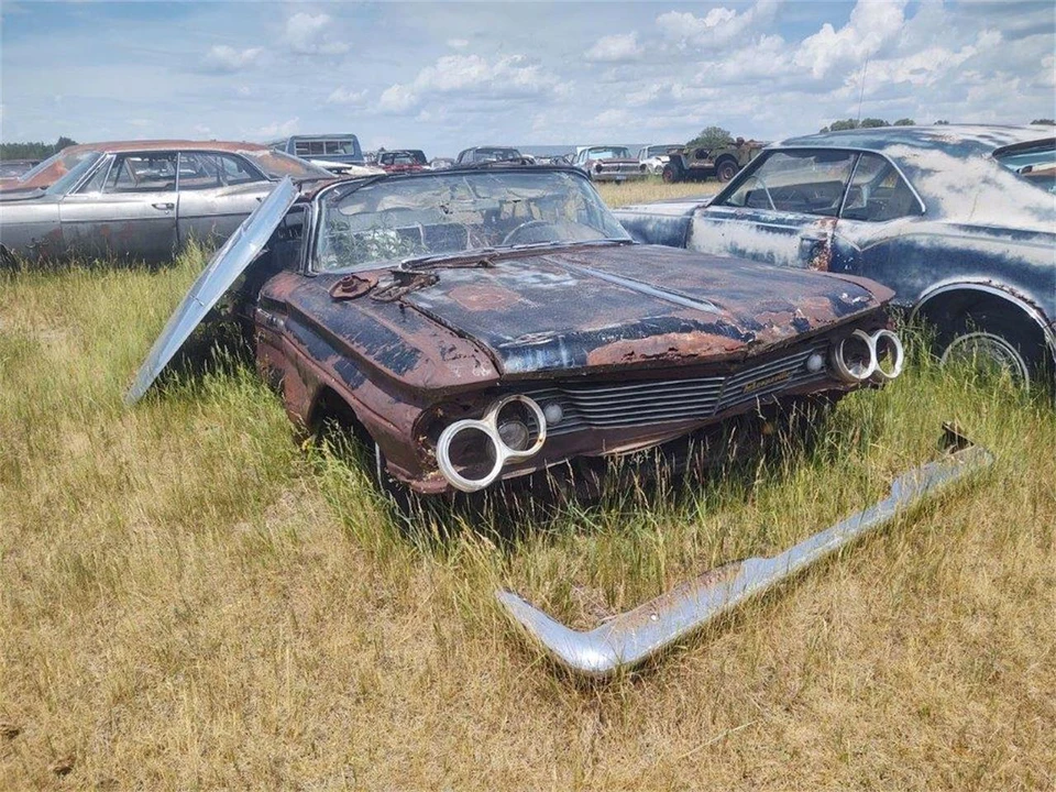 1960 Pontiac Bonneville 1st Gen - Image 4 of 8