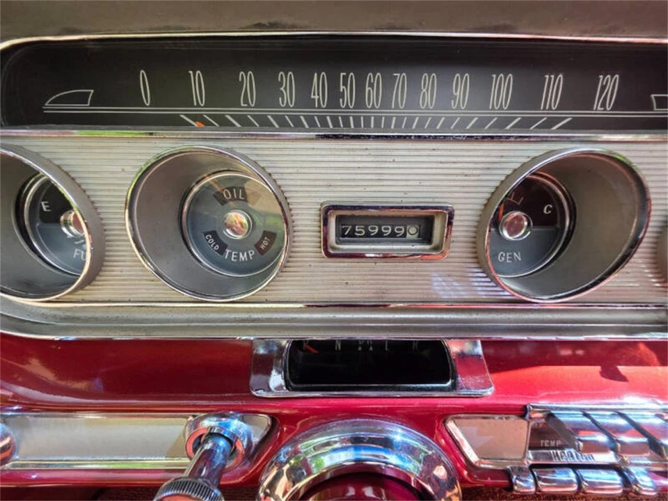 1960 Pontiac Bonneville 1st Gen - Image 15 of 27