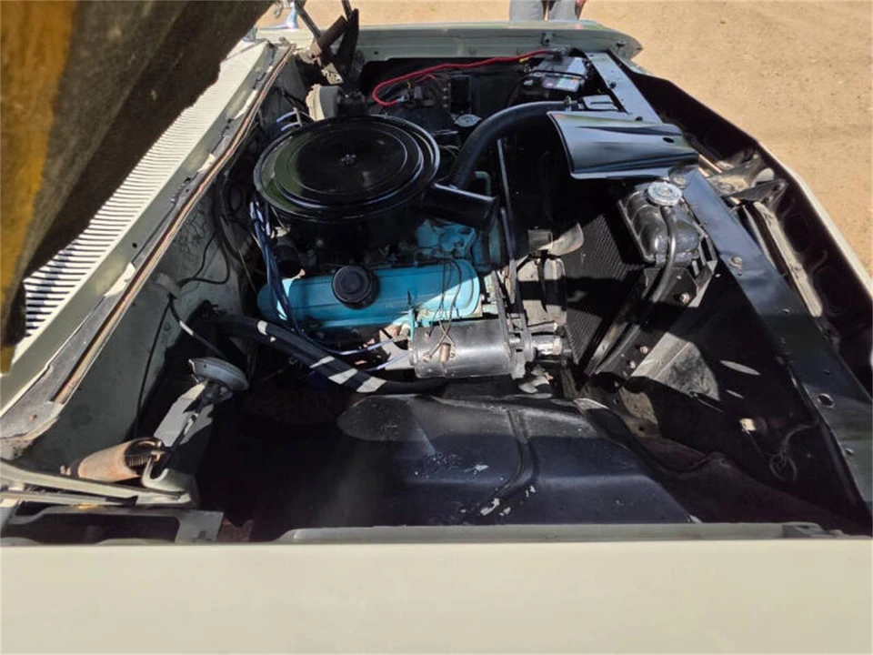 1960 Pontiac Bonneville 1st Gen - Image 24 of 27