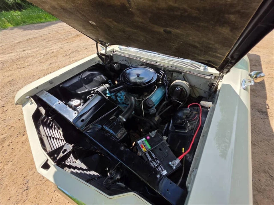 1960 Pontiac Bonneville 1st Gen - Image 26 of 27