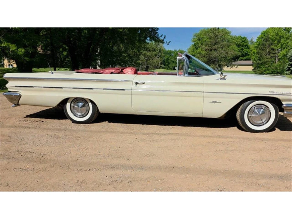 1960 Pontiac Bonneville 1st Gen - Image 2 of 31