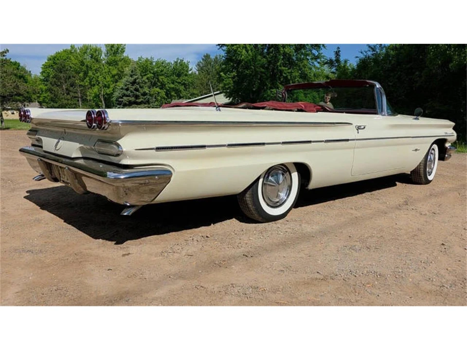 1960 Pontiac Bonneville 1st Gen - Image 5 of 31