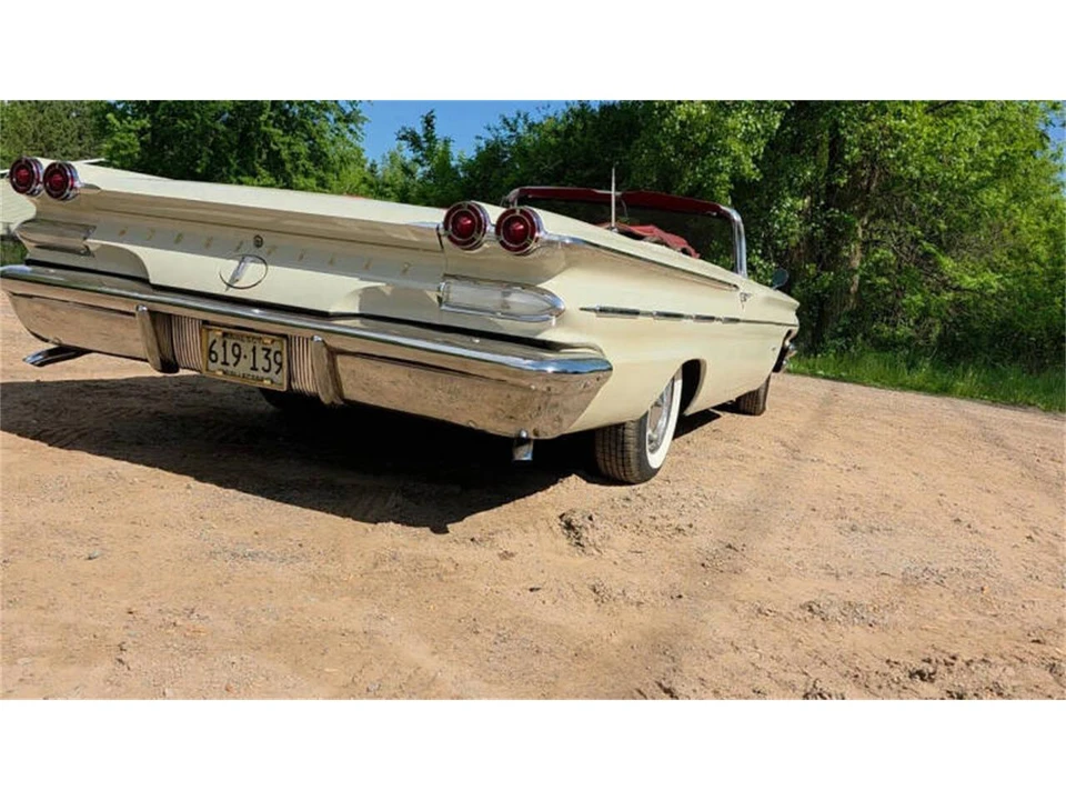 1960 Pontiac Bonneville 1st Gen - Image 7 of 31