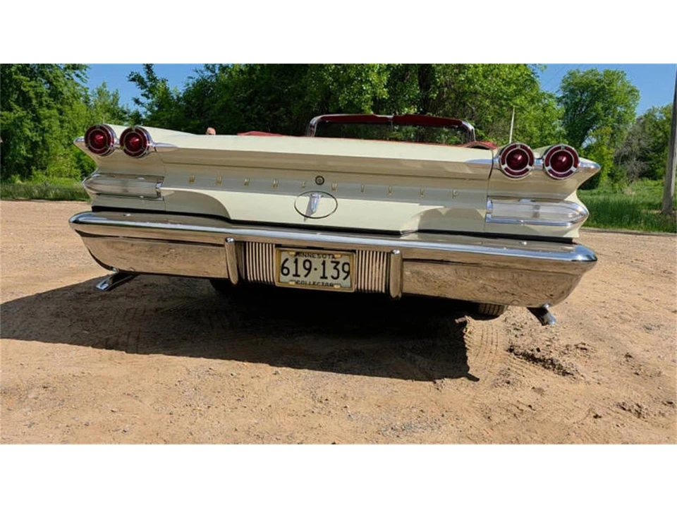 1960 Pontiac Bonneville 1st Gen - Image 8 of 31