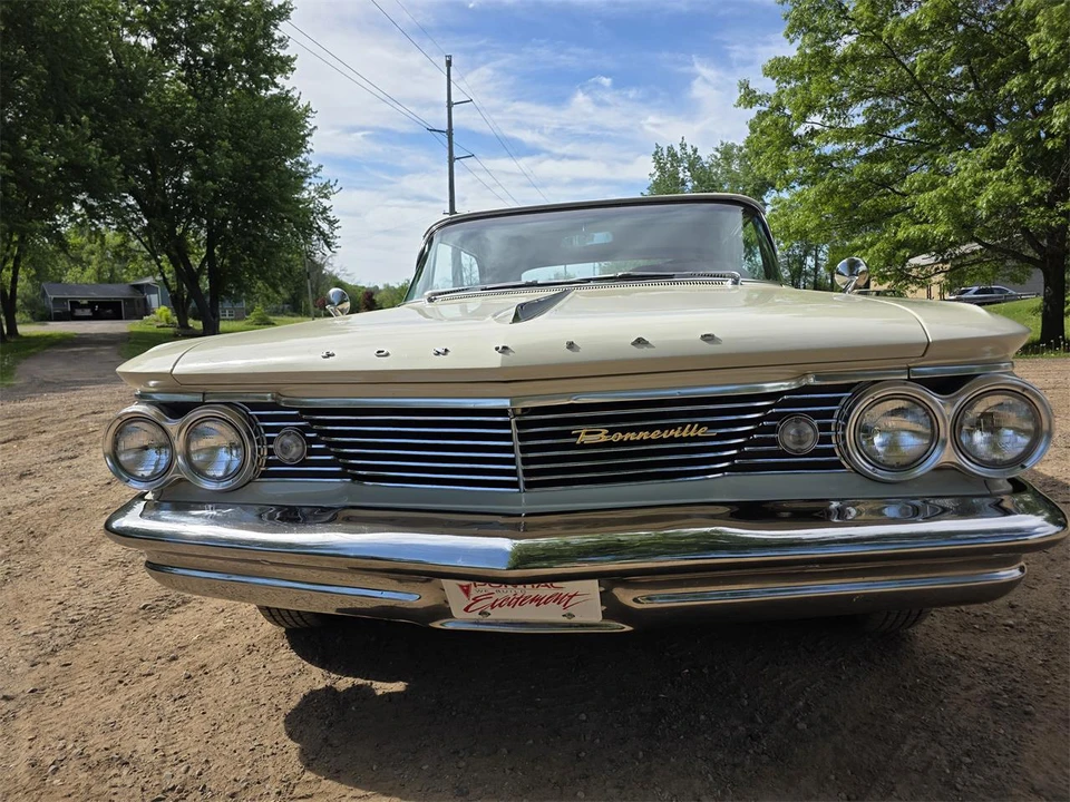 1960 Pontiac Bonneville 1st Gen - Image 11 of 31
