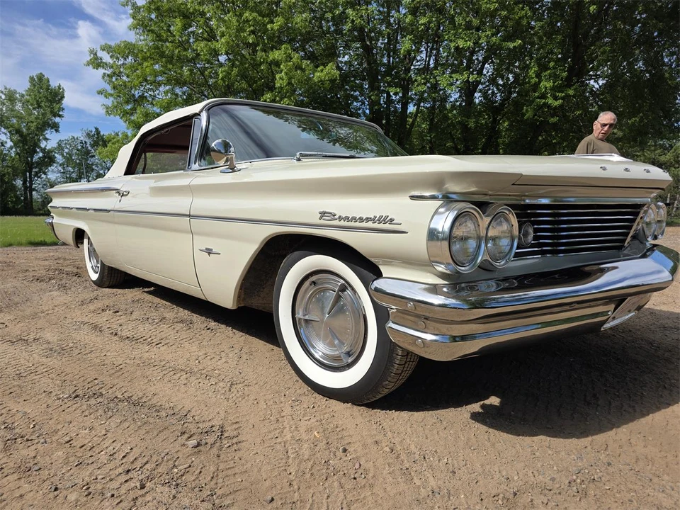 1960 Pontiac Bonneville 1st Gen - Image 12 of 31