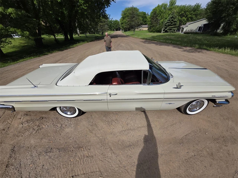 1960 Pontiac Bonneville 1st Gen - Image 23 of 31
