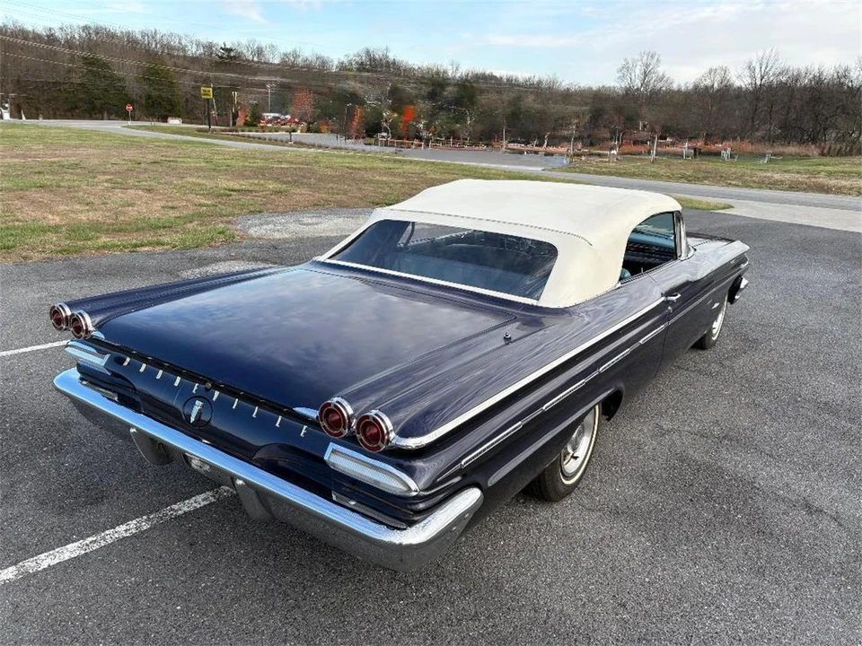 1960 Pontiac Bonneville 1st Gen - Image 4 of 19