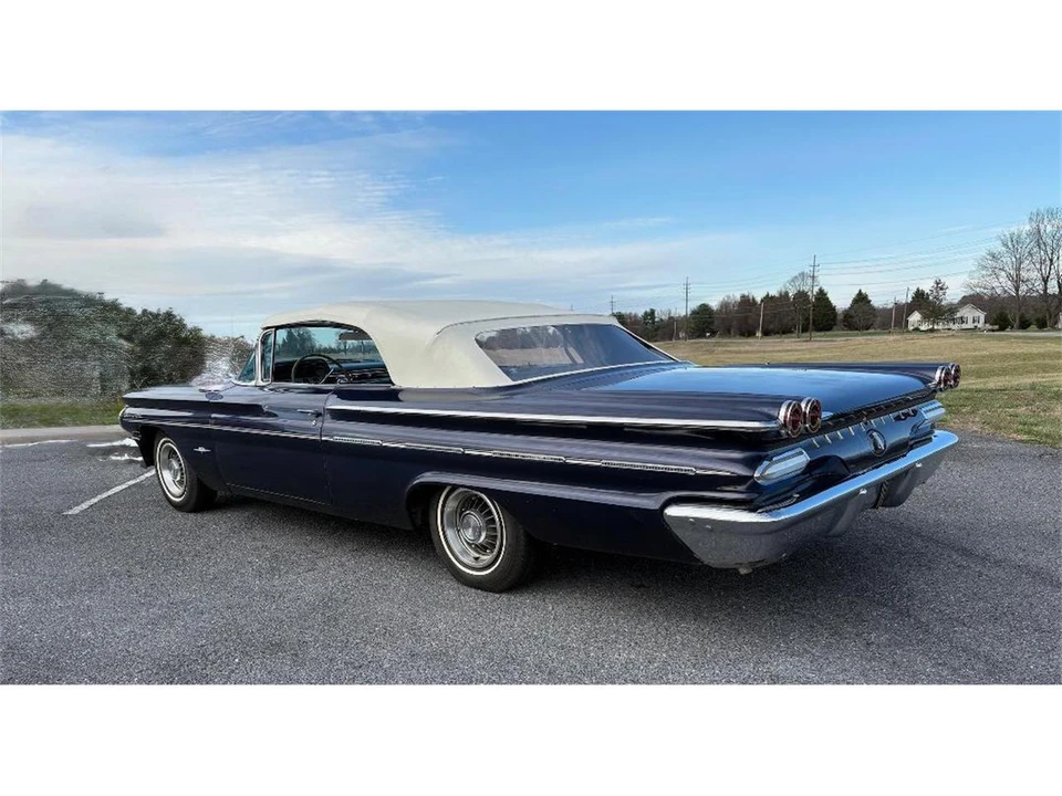 1960 Pontiac Bonneville 1st Gen - Image 13 of 19