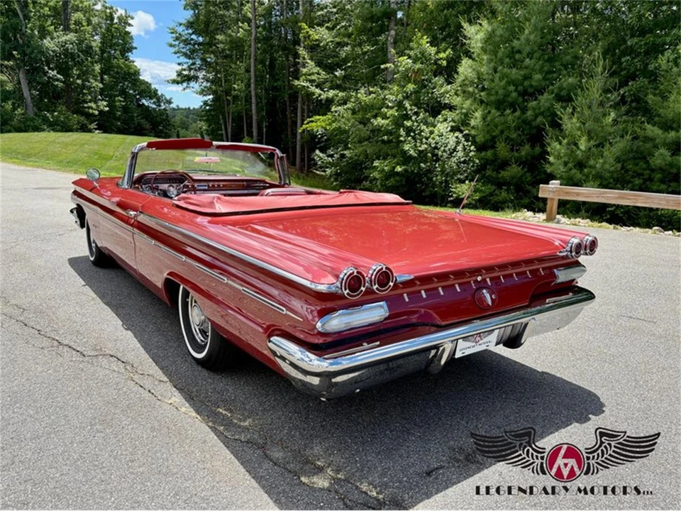 1960 Pontiac Bonneville 1st Gen - Image 2 of 31