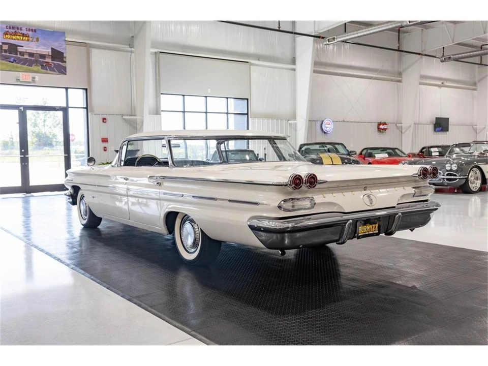 1960 Pontiac Bonneville 1st Gen - Image 4 of 31