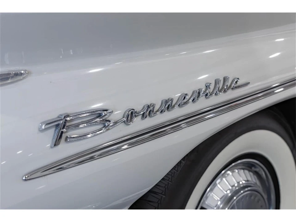 1960 Pontiac Bonneville 1st Gen - Image 22 of 31