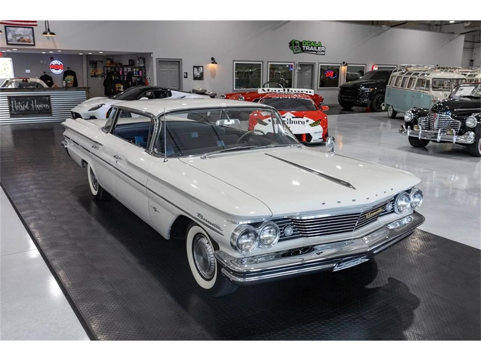 1960 Pontiac Bonneville 1st Gen - Image 13 of 31